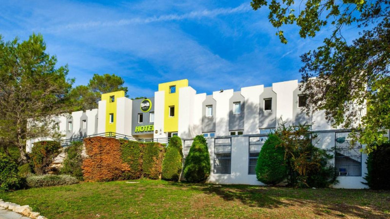 B&B HOTEL Antibes Sophia Le Relais & Hotel Kyriad  Aix Les Mille - Plan de Campagne